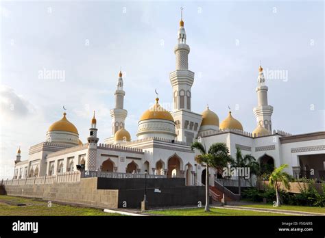 Sultan Haji Hassanal Bolkiah Mosque .